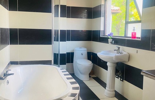 Kempton Park Bed & Breakfast | Airport Royal Guest House