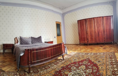 Oshakan House | Airport to Echmiadzin Guest House