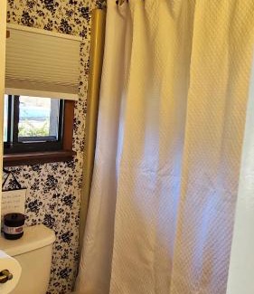 Alto House | Airport Waterfront Cottage w transportation