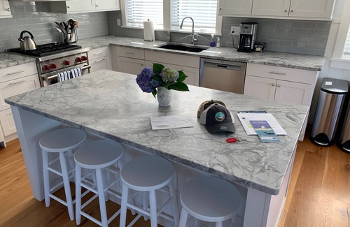 West of Town House | Airy and Spacious, near Beach, Golf and Bartlett's Farm with Community Pool