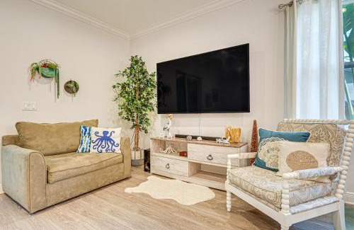 Dunedin House | Airy Coastal Casa on Park 6 Mi to Honeymoon Isle!