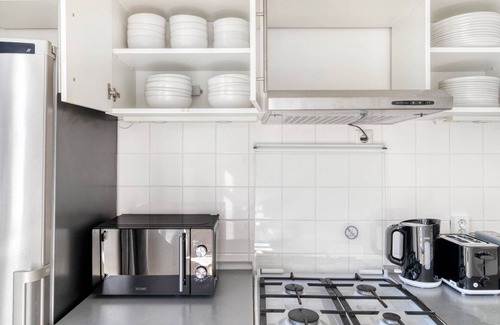 Hietzing Apartment | Airy Hietzing 4BR w/Community Garden & Private Terrace, by Blueground