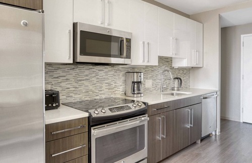 West End Apartment | Airy North Station 2BR w/W/D & Gym, nr TD Garden, by Blueground