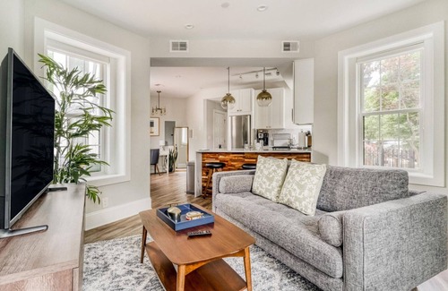 U Street Corridor House | Airy U Street 1BR w/W/D, nr Subway, Park & Dining, by Blueground