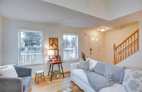 West Cape May House | Airy West Cape May Cottage Less Than 1 Mi to Beach!
