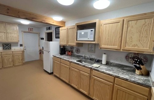 Alamosa House | AIYM Camp Riverfront Family Cabin-Alamosa Canyon, CO!