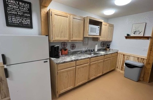 Alamosa House | AIYM Camp Riverfront Family Cabin-Alamosa Canyon, CO!