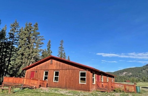 Alamosa House | AIYM Camp Riverfront Family Cabin-Alamosa Canyon, CO!