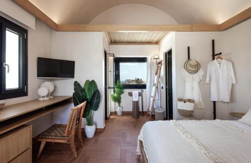 Kamari Cabin | Aja Retreat Luxury Suites