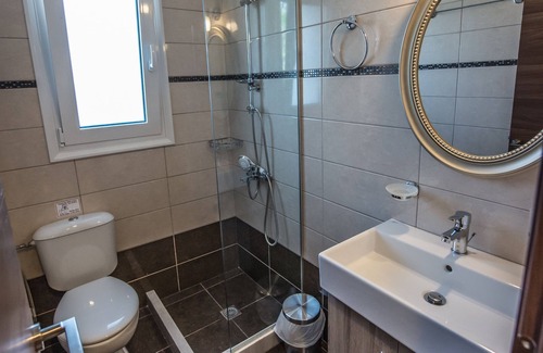 Frinion Apartment | AK View Apartments