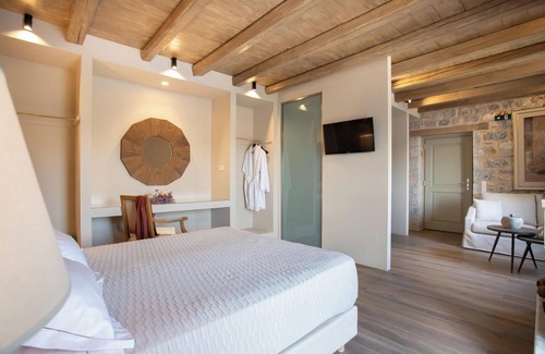 Karavostasi House | Akrolithi Guesthouse