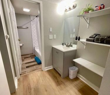 South Central Omaha Apartment | Aksarben Modern 1Bed ground level with parking