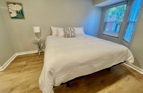 South Central Omaha Apartment | Aksarben Modern 1Bed ground level with parking