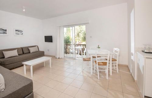 Chlorakas Hotel | Akti Beach Hotel & Village Resort