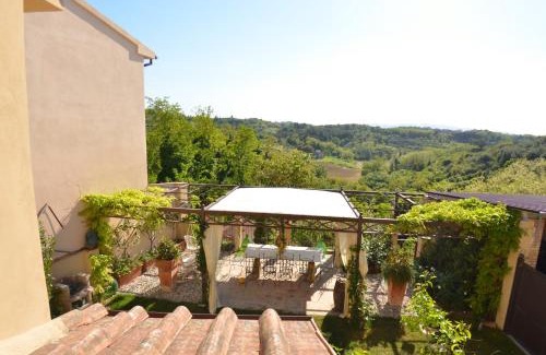 Aiale House | Al Colle Di Lari