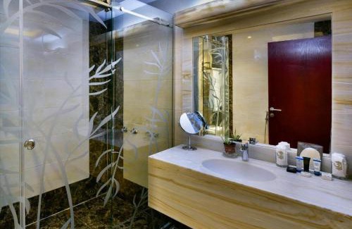 Turaif Hotel | Al Kuthban Al Ramli Althahabi Hotel Services