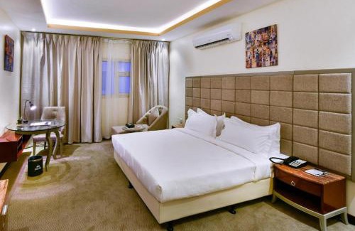 Turaif Hotel | Al Kuthban Al Ramli Althahabi Hotel Services
