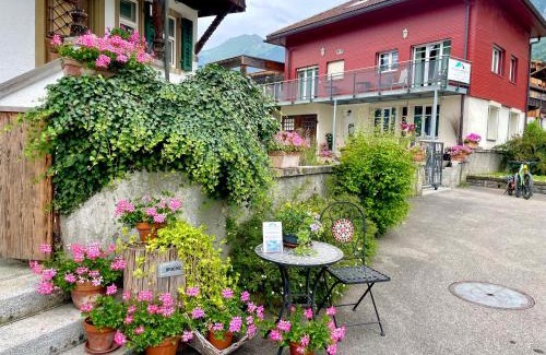 Brienz Apartment | Al Porto Fantastic Lake & Mountain View Apartment