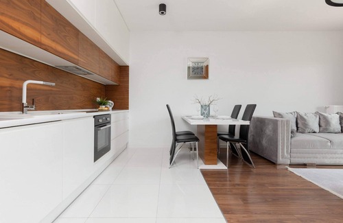Wilanow Apartment | Al. Rzeczypospolitej 31D | Warsaw | Remote Work