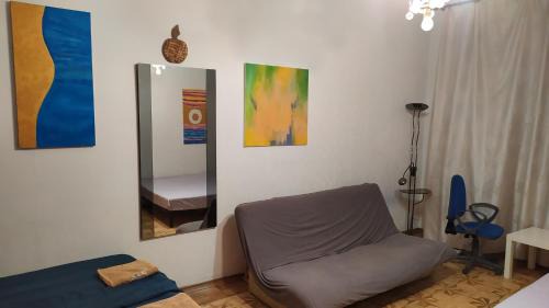 Dniprovs'kyi District Apartment | Alabama