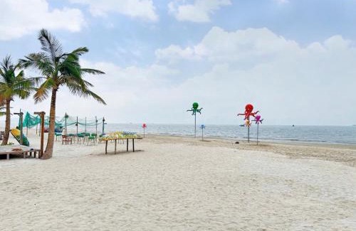 Ha Long Apartment | Alacarte condo - right on beach - high floor