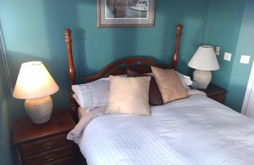 Mid-Hillside Bed & Breakfast | Alaska Sundance Retreat Bed & Breakfast