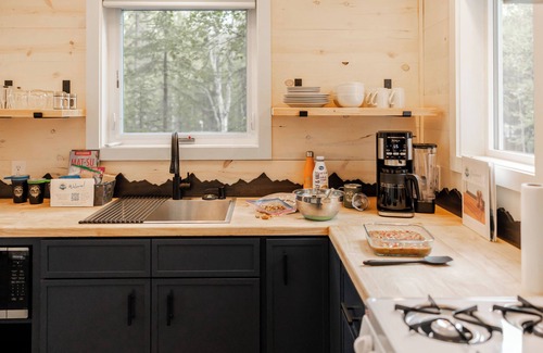 Chugiak Resort | Alaskan Mountain Resort sleeps up to 28!