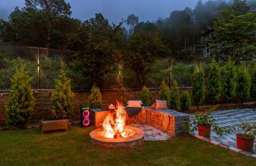 Dharampur Villa | Alaya Stays 4BHK Pvt Plunge Pool & Garden - Pine Melody