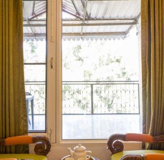 Kasauli Villa | Alaya Stays Captains Nest 3 BHK Retreat With Garden & Scenic Views