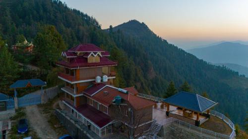 Theog Villa | Alaya Stays Lafu Woodscave Room with Attic & Hill views