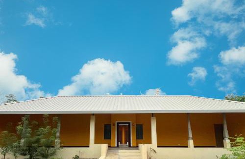 Murbad Villa | Alaya Stays Nehamrit Courtyard Villa Pet friendly Villa with Outdoor Bathtub