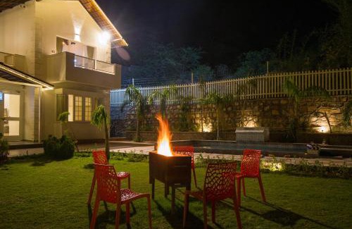 Jamwa Ramgarh Villa | Alaya Stays Ramgarh Colonial-Style 2-BHK Villa Amidst the Hills with Private Pool & Garden