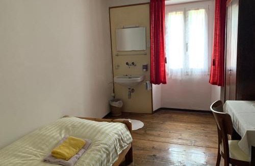 Grono Hotel | Albergo Calancasca Ristorante Jaipur