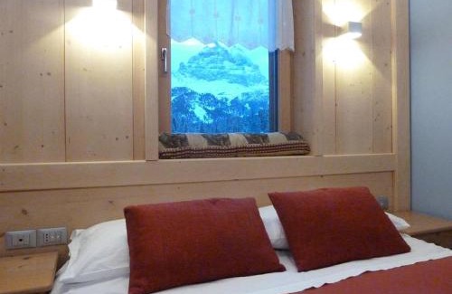Auronzo di Cadore Hotel | Albergo Chalet Lago Antorno