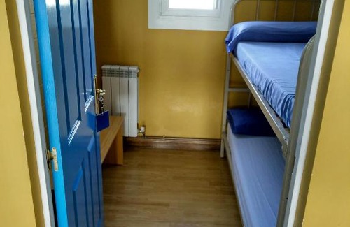 Puente La Reina Hostel | Albergue De Peregrinos Santiago Apostol