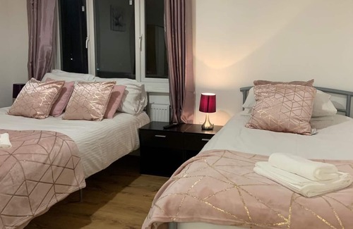 Ridgeway Apartment | Albert House Summary: