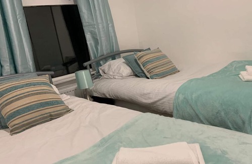 Ridgeway Apartment | Albert House Summary: