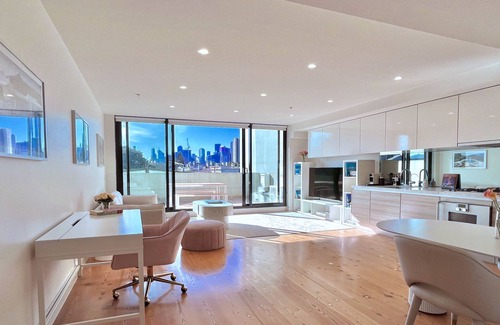 Albert Park Apartment | * ALBERT PARK LUXURY + LIFESTYLE *