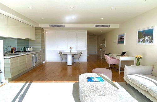 Albert Park Apartment | * ALBERT PARK LUXURY + LIFESTYLE *