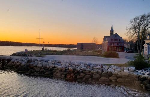 Shelburne Hotel | Albert's