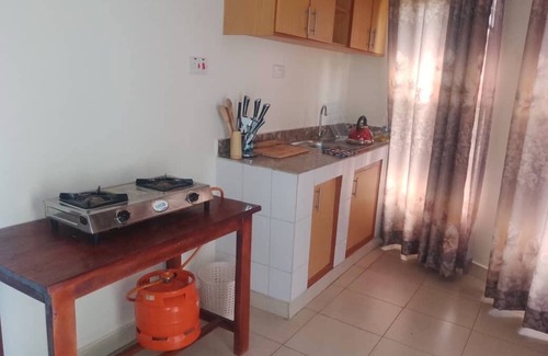Gulu Cottage | Alberto Gardens - One bedroom cottage in private grounds & free parking