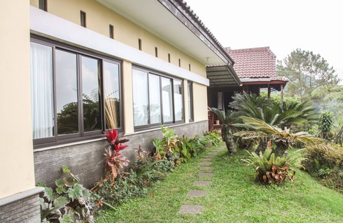 Ciater Villa | Aldeoz Ciater Cikole Villa Subang