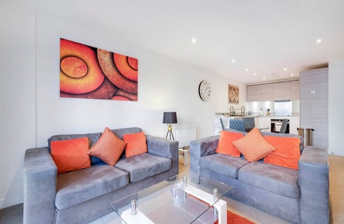 Bray on Thames Apartment | Alder House Serviced Apartment Maidenhead by 360stays