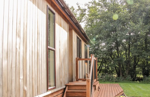 Hopton Castle House | ALDER RIVER LODGE, family friendly, with hot tub in Clun