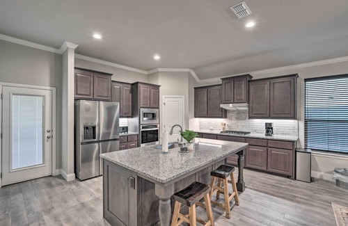 Parker County House | Aledo Home: Covered Patio & Yard, Near Fort Worth!