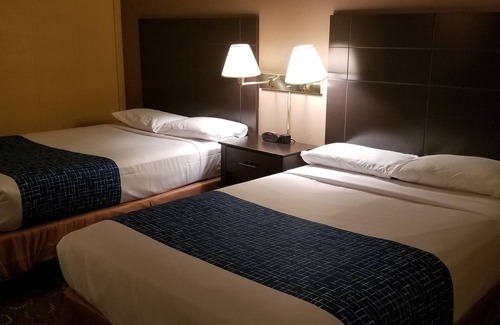 Park River Hotel | Alexander House Motel