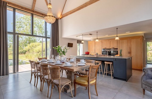 Beccles House | Alexandra Barn - Five Bedroom House, Sleeps 10