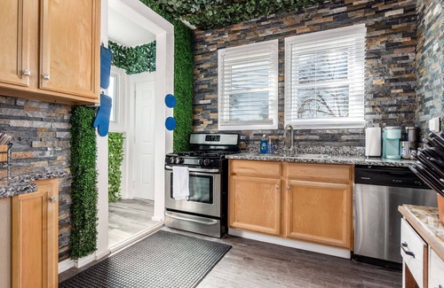 Glen Echo House | Alexandria - SOHUD Home w/arcade near OSU & Historic Crew Stadium