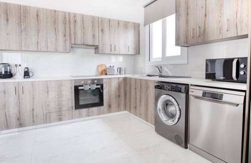 Kato Polemidia Apartment | Alexis Court V - Two Bedroom Apartment, Sleeps 4
