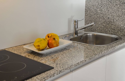 Central District Apartment | Alhambra Slowhomes
